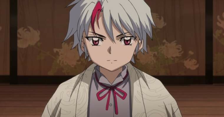 25 Anime Characters With Silver Hair: Towa Higurashi