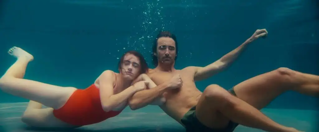 Alice and Greg (Lee Pace) in Bodies Bodies Bodies